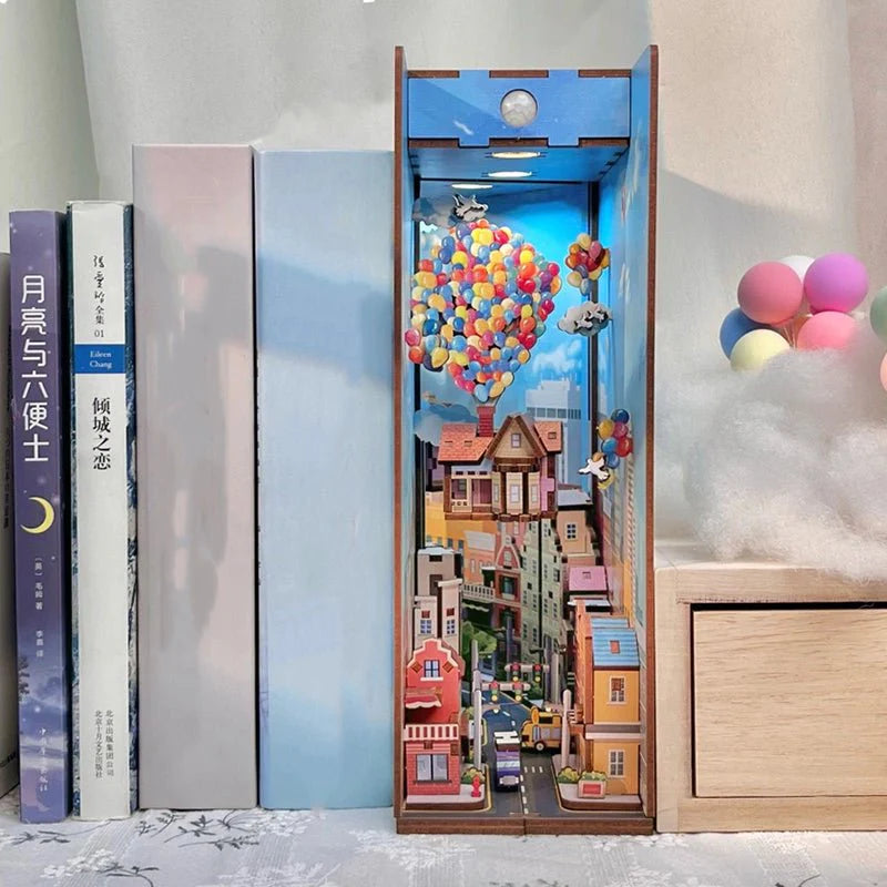 Balloon Home Book Nook